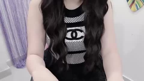hellokitty_sexy online show from May 18, 4:07 am