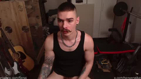 Snapshot of hengen_aiken chatting on May 13, 6:27 pm Hengen Aiken online show from May 13, 6:27 pm