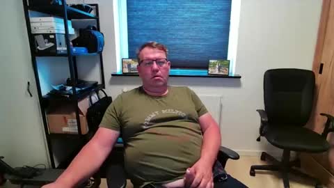 Snapshot of henrikrp1971 chatting on March 31, 8:59 am henrikrp1971 online show from March 31, 8:59 am