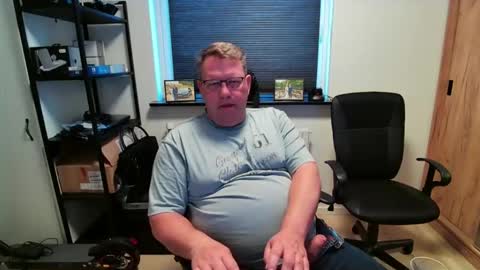 Snapshot of henrikrp1971 chatting on April 17, 5:27 pm henrikrp1971 online show from April 17, 5:27 pm
