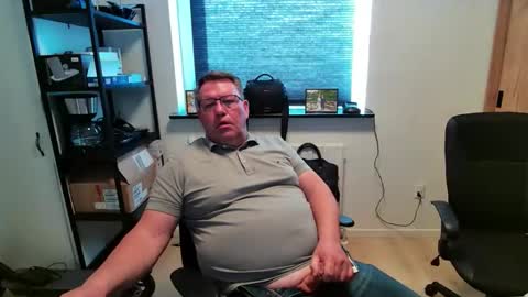 Snapshot of henrikrp1971 chatting on April 26, 2:48 pm henrikrp1971 online show from April 26, 2:48 pm