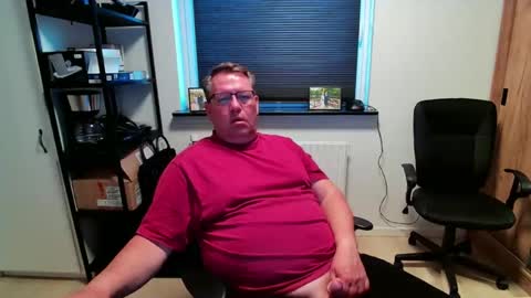 Snapshot of henrikrp1971 chatting on May 1, 6:23 pm henrikrp1971 online show from May 1, 6:23 pm