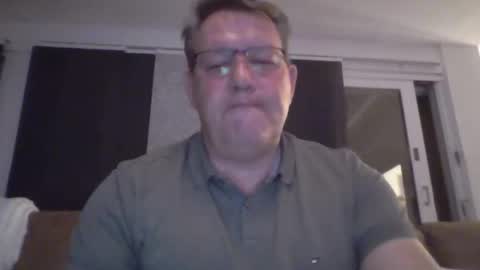 Snapshot of henrikrp1971 chatting on May 19, 11:33 pm henrikrp1971 online show from May 19, 11:33 pm