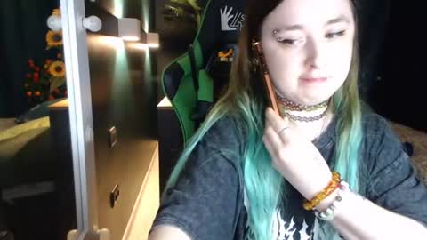 Snapshot of hentaishiing chatting on June 27, 6:24 pm Hentaishiing online show from June 27, 6:24 pm