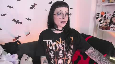  Marie  online show from April 21, 4:45 pm