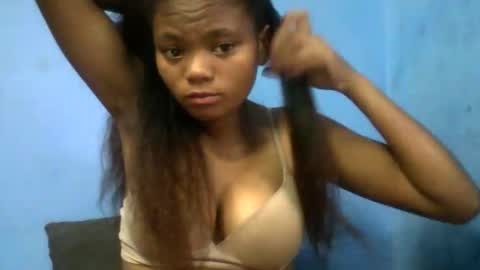 herisse01 online show from April 7, 7:20 am