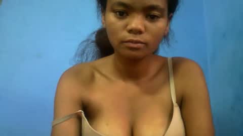 herisse01 online show from April 12, 4:17 am