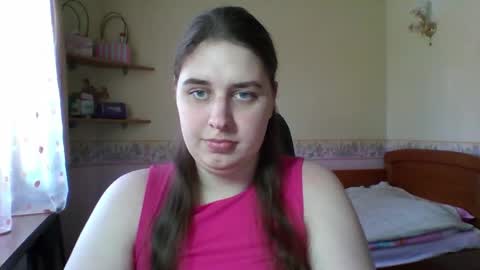 hess_luna_ online show from April 13, 9:15 am