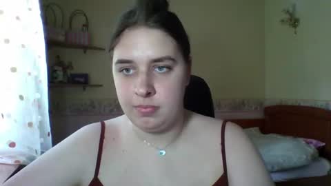 hess_luna_ online show from July 9, 9:02 am