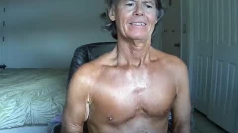 hewes1 online show from July 5, 11:34 pm