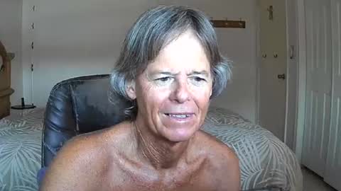 hewes1 online show from July 28, 12:34 pm