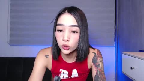 Laura online show from May 26, 1:23 am