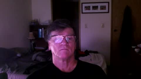 Snapshot of hg99too chatting on October 28, 3:14 pm hg99too online show from October 28, 3:14 pm