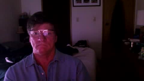 Snapshot of hg99too chatting on November 15, 3:19 pm hg99too online show from November 15, 3:19 pm