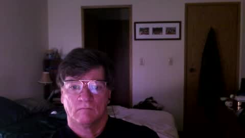 Snapshot of hg99too chatting on November 17, 4:13 pm hg99too online show from November 17, 4:13 pm