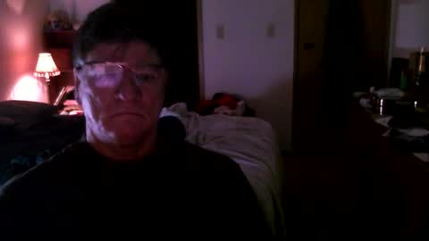 Snapshot of hg99too chatting on December 2, 3:07 pm hg99too online show from December 2, 3:07 pm