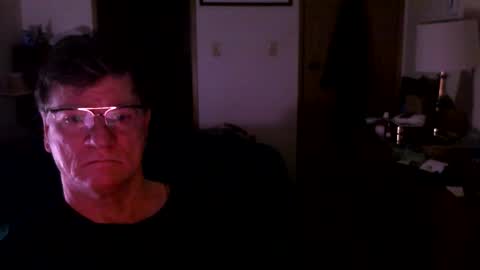 Snapshot of hg99too chatting on December 21, 3:52 pm hg99too online show from December 21, 3:52 pm