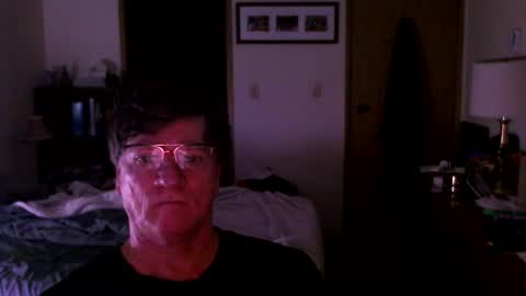 Snapshot of hg99too chatting on February 1, 3:43 pm hg99too online show from February 1, 3:43 pm