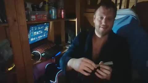 Snapshot of hharveyden chatting on February 22, 10:52 pm H Dawg online show from February 22, 10:52 pm