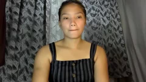 hi_there99 online show from February 4, 10:32 am