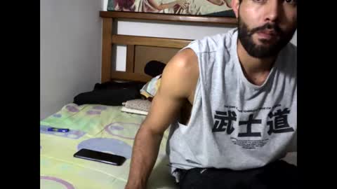 Snapshot of hideonbush051 chatting on December 22, 1:57 am hideonbush online show from December 22, 1:57 am