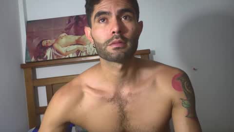 Snapshot of hideonbush051 chatting on January 8, 2:47 am hideonbush online show from January 8, 2:47 am