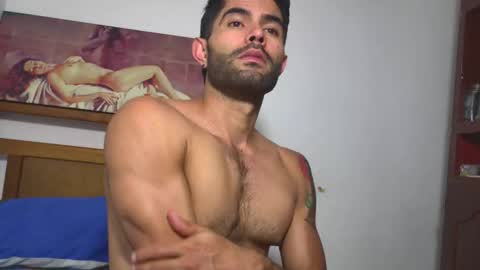 Snapshot of hideonbush051 chatting on January 10, 5:15 pm hideonbush online show from January 10, 5:15 pm