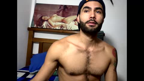 Snapshot of hideonbush051 chatting on January 14, 3:28 pm hideonbush online show from January 14, 3:28 pm