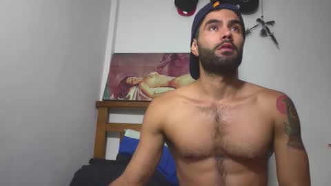 Snapshot of hideonbush051 chatting on January 19, 2:15 am hideonbush online show from January 19, 2:15 am