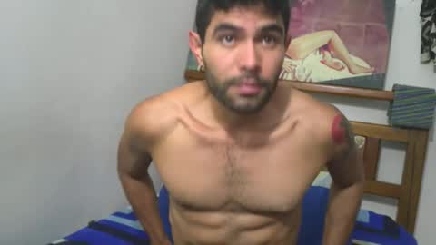 Snapshot of hideonbush051 chatting on February 3, 3:50 pm hideonbush online show from February 3, 3:50 pm