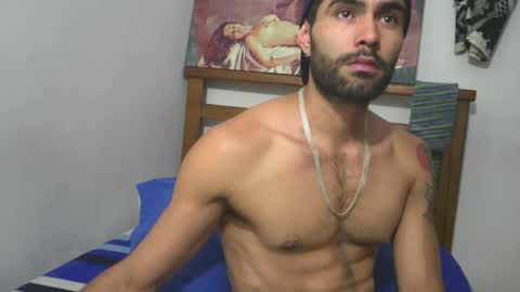 Snapshot of hideonbush051 chatting on February 9, 3:38 pm hideonbush online show from February 9, 3:38 pm