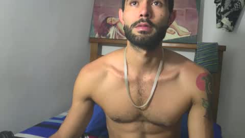 Snapshot of hideonbush051 chatting on February 12, 3:40 pm hideonbush online show from February 12, 3:40 pm