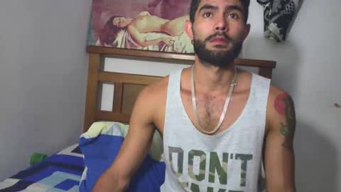 Snapshot of hideonbush051 chatting on February 18, 12:28 am hideonbush online show from February 18, 12:28 am