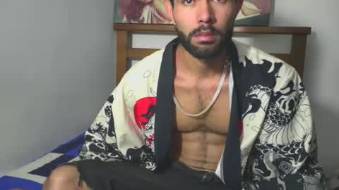 Snapshot of hideonbush051 chatting on February 18, 12:56 pm hideonbush online show from February 18, 12:56 pm