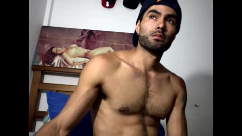 Snapshot of hideonbush051 chatting on February 24, 12:03 pm hideonbush online show from February 24, 12:03 pm