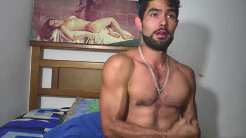 Snapshot of hideonbush051 chatting on March 14, 2:50 am hideonbush online show from March 14, 2:50 am