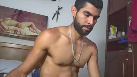 Snapshot of hideonbush051 chatting on April 7, 2:06 pm hideonbush online show from April 7, 2:06 pm