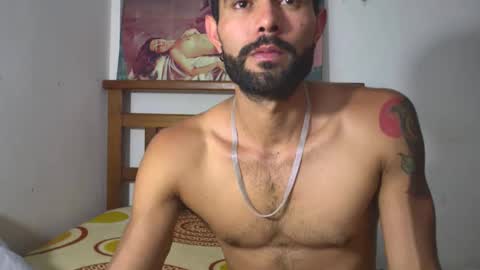 Snapshot of hideonbush051 chatting on April 9, 4:56 pm hideonbush online show from April 9, 4:56 pm