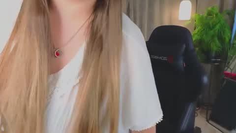 Anna online show from June 24, 8:24 am