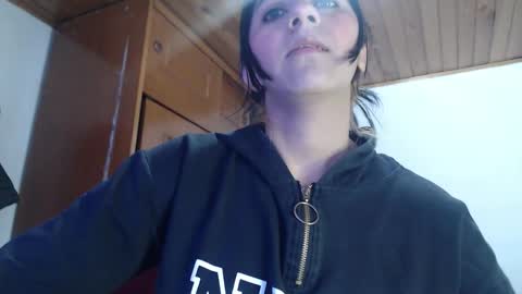 hilaril18 online show from September 11, 11:43 am