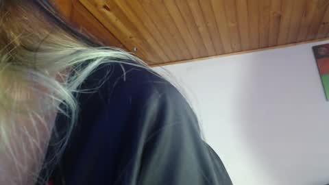 hilaril18 online show from September 27, 5:29 pm