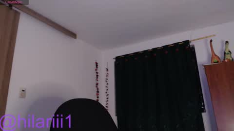 hilaril18 online show from March 18, 12:36 am