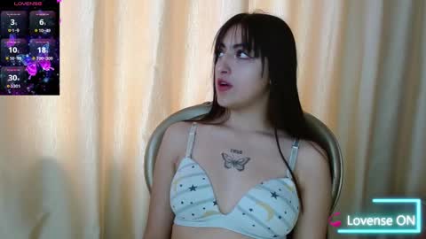 Snapshot of hilary__thompson chatting on December 7, 2:02 pm hilary thompson online show from December 7, 2:02 pm