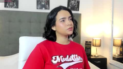 hilary_tailor online show from February 6, 7:17 pm