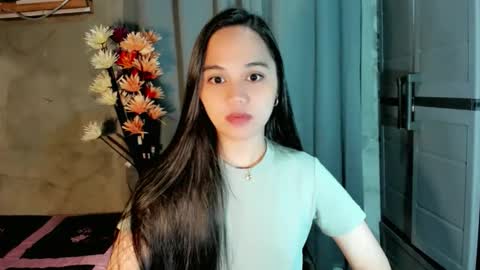 hilarymolly online show from February 4, 9:31 pm