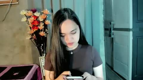 hilarymolly online show from February 24, 4:21 am