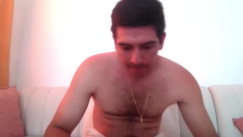 Snapshot of himoreno97 chatting on January 17, 9:18 pm Hi moreno online show from January 17, 9:18 pm