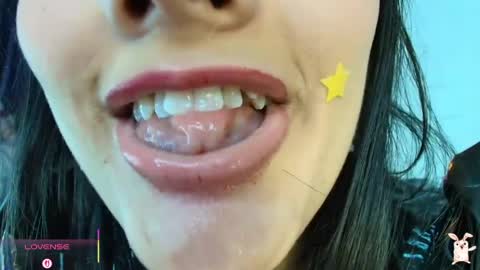 hinata online show from April 11, 3:16 pm