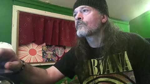 hippiedad333 online show from April 18, 2:15 am