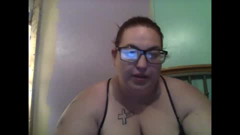 Snapshot of hisandhers428 chatting on April 21, 12:44 pm Hisandhers428 online show from April 21, 12:44 pm